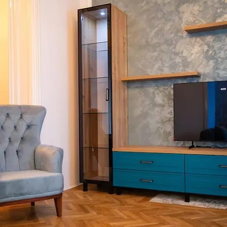 Echo Spacious Two Apartment